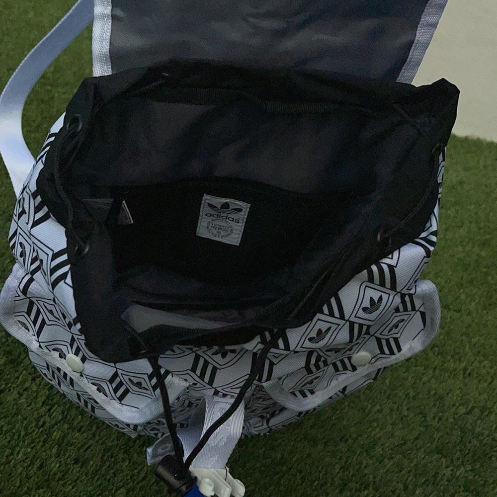 ❤️NWT!!!❤️Adidas White Monogram Mini Backpack. - Picture 8 of 10